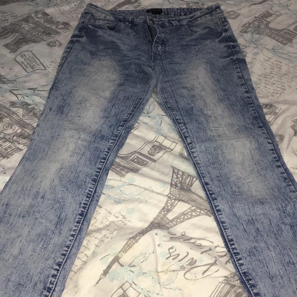High waisted jeans